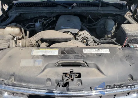 2001 Chevrolet Suburban K1500 z USA, uszkodzony, nr VIN 3GNFK16T01G195629